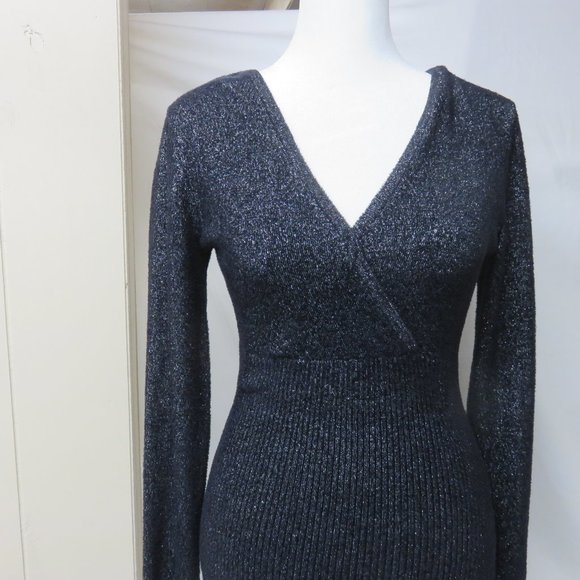 Long Sleeve Black Sequined V-Neck Sweater - Picture 2 of 7